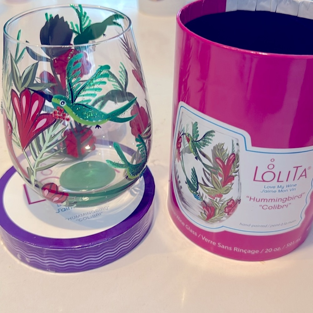 Lolita Love my Wine 🍷 Hummingbird 🐦‍⬛ wine glass